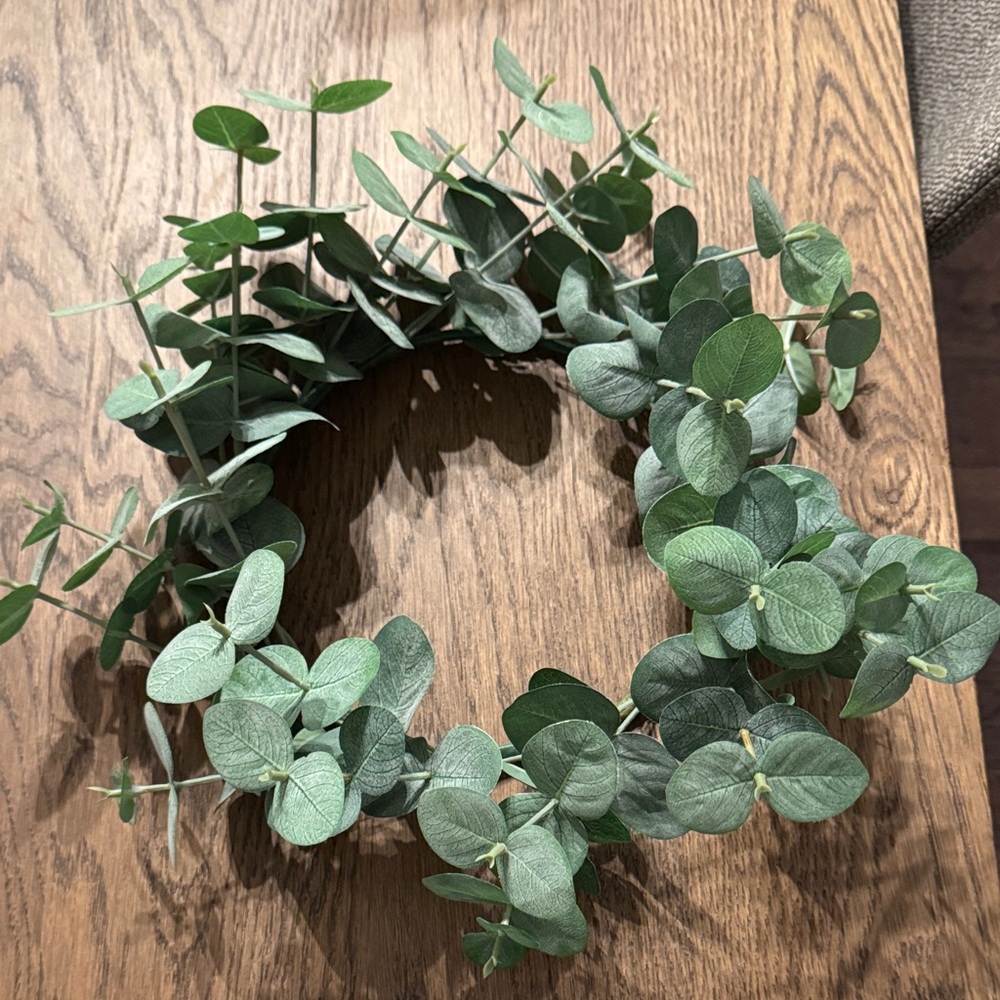 8 Inch Green Eucalyptus Wreath